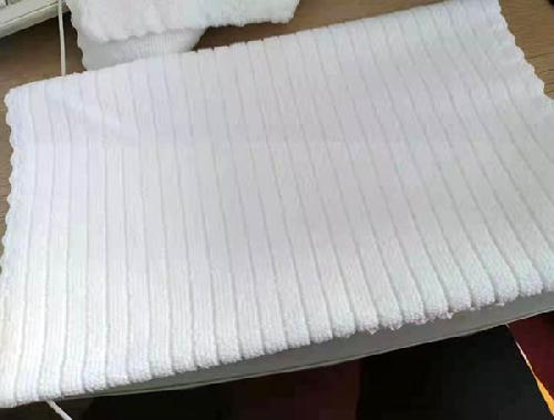 热敷白毛巾
