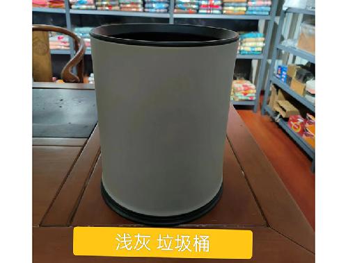 浅灰垃圾桶